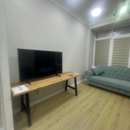 Comfortable Apartment In Central Of Alma-Ata Exteriör bild